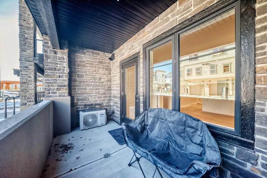 2117 81 Street SW Calgary AB T3H6H5