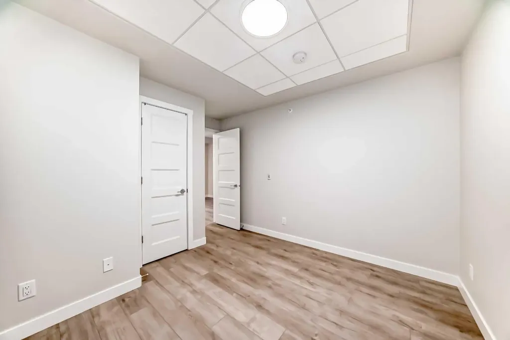 2117 81 Street SW Calgary AB T3H6H5