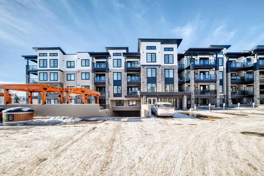 2117 81 Street SW Calgary AB T3H6H5