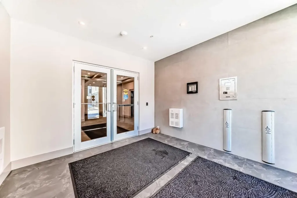2117 81 Street SW Calgary AB T3H6H5