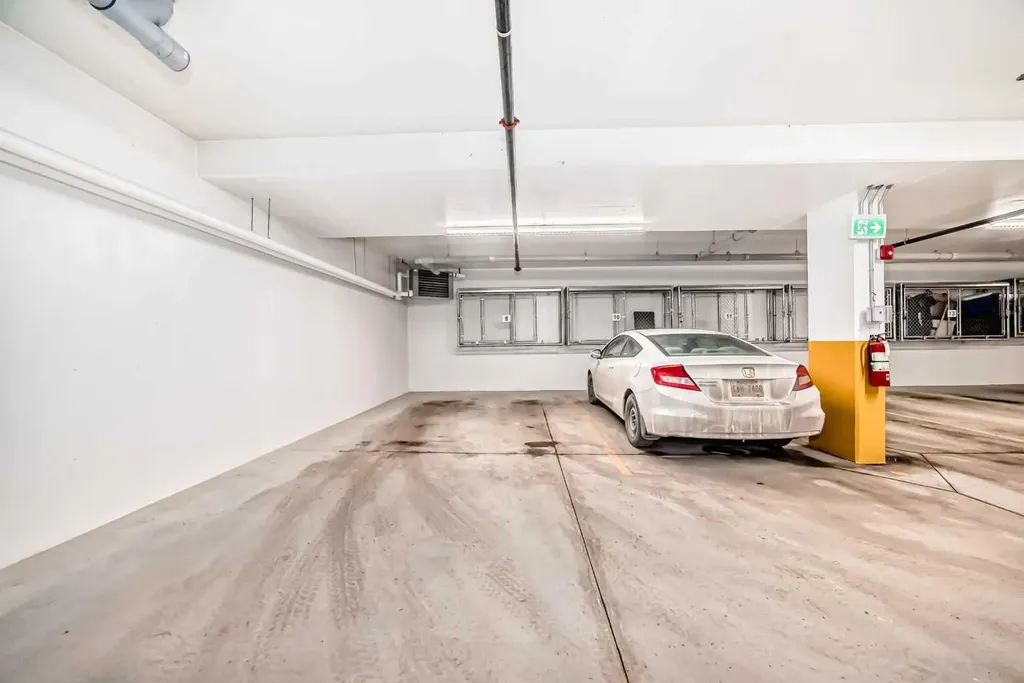 2117 81 Street SW Calgary AB T3H6H5