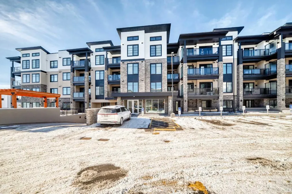 2117 81 Street SW Calgary AB T3H6H5