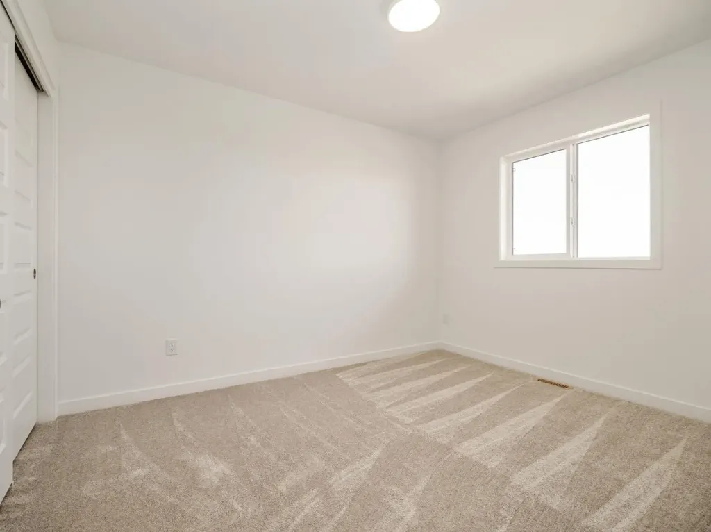 738 Violet Place W Lethbridge AB T1J5V1