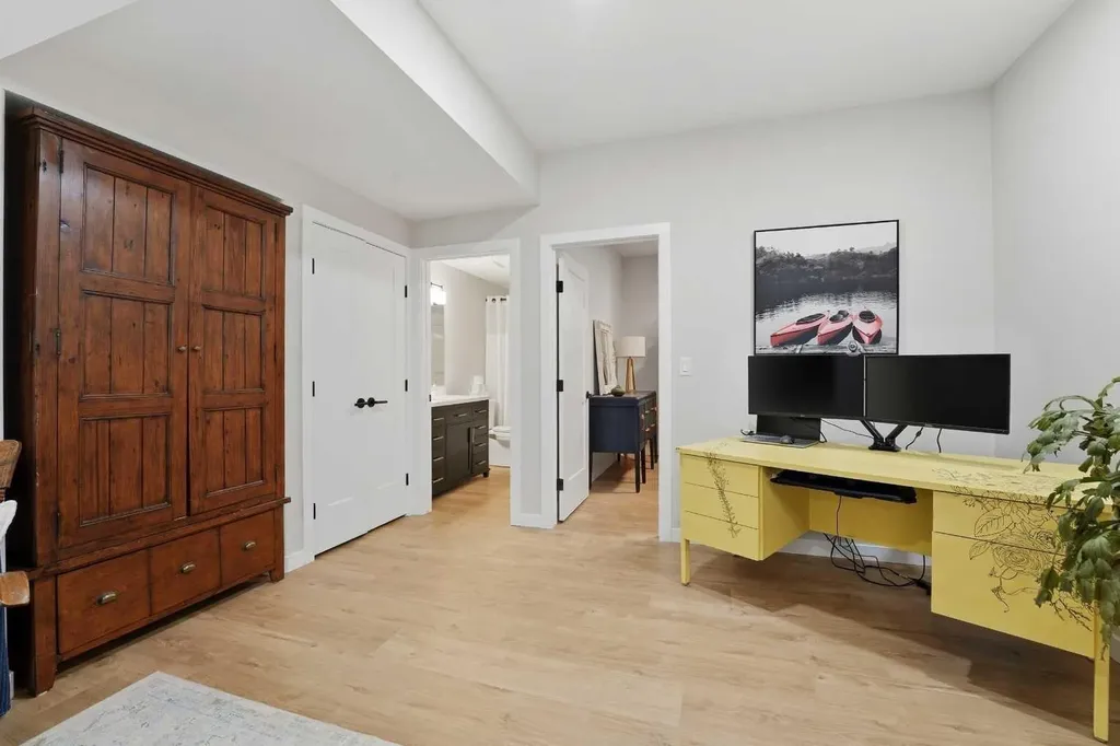 20 Ellington Crescent Red Deer AB T4P 3E2