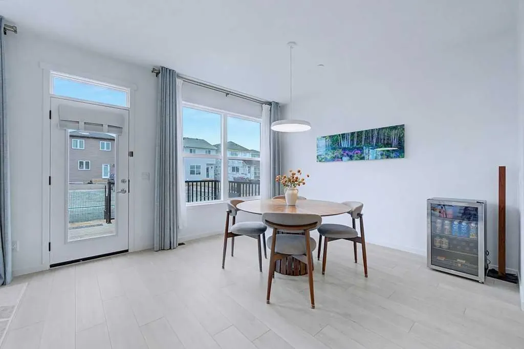 250 Hotchkiss Common SE Calgary AB T3S 0N1