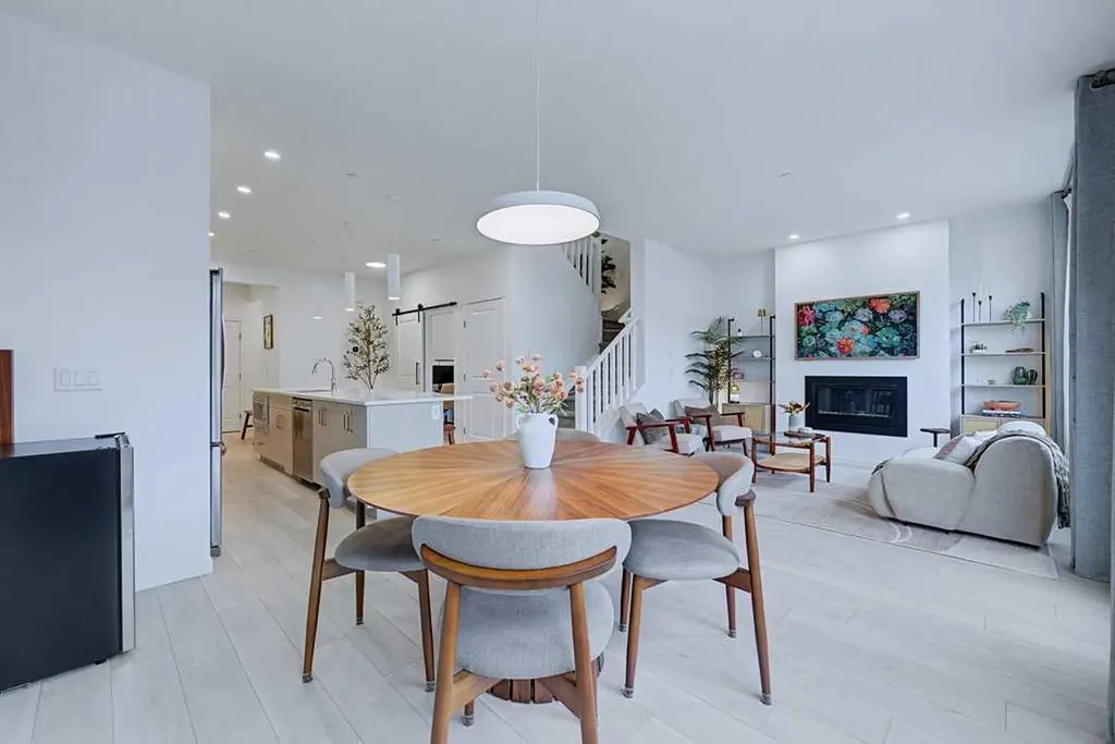 250 Hotchkiss Common SE Calgary AB T3S 0N1