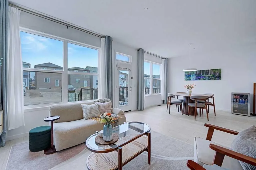 250 Hotchkiss Common SE Calgary AB T3S 0N1