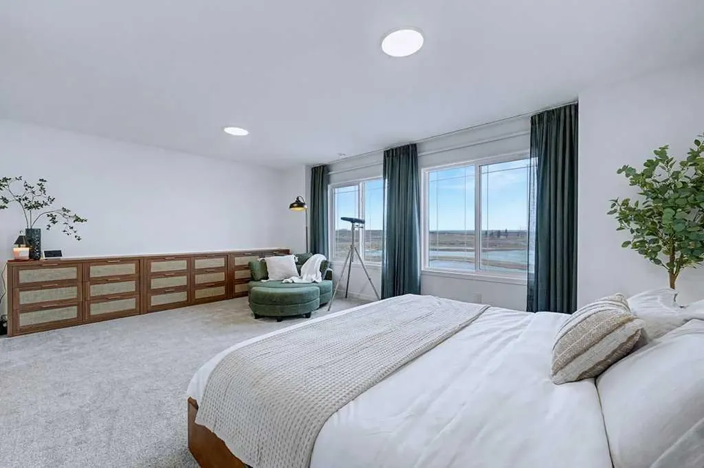 250 Hotchkiss Common SE Calgary AB T3S 0N1