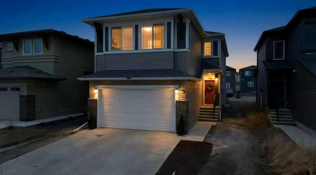 250 Hotchkiss Common SE Calgary AB T3S 0N1