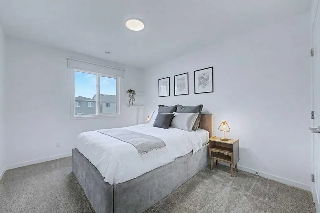 250 Hotchkiss Common SE Calgary AB T3S 0N1