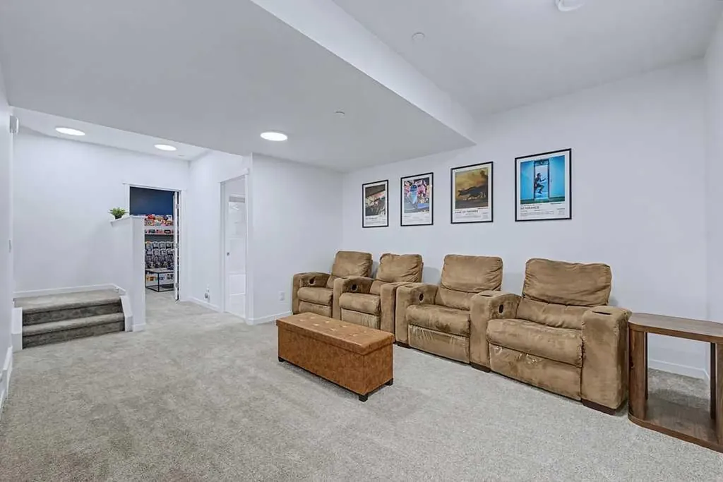 250 Hotchkiss Common SE Calgary AB T3S 0N1
