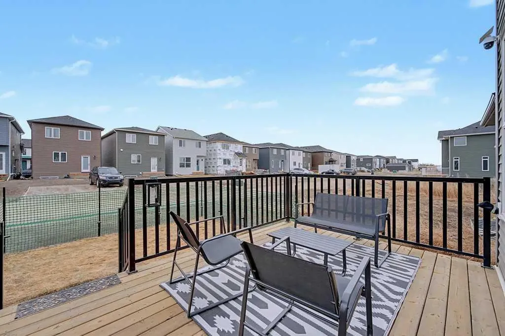 250 Hotchkiss Common SE Calgary AB T3S 0N1