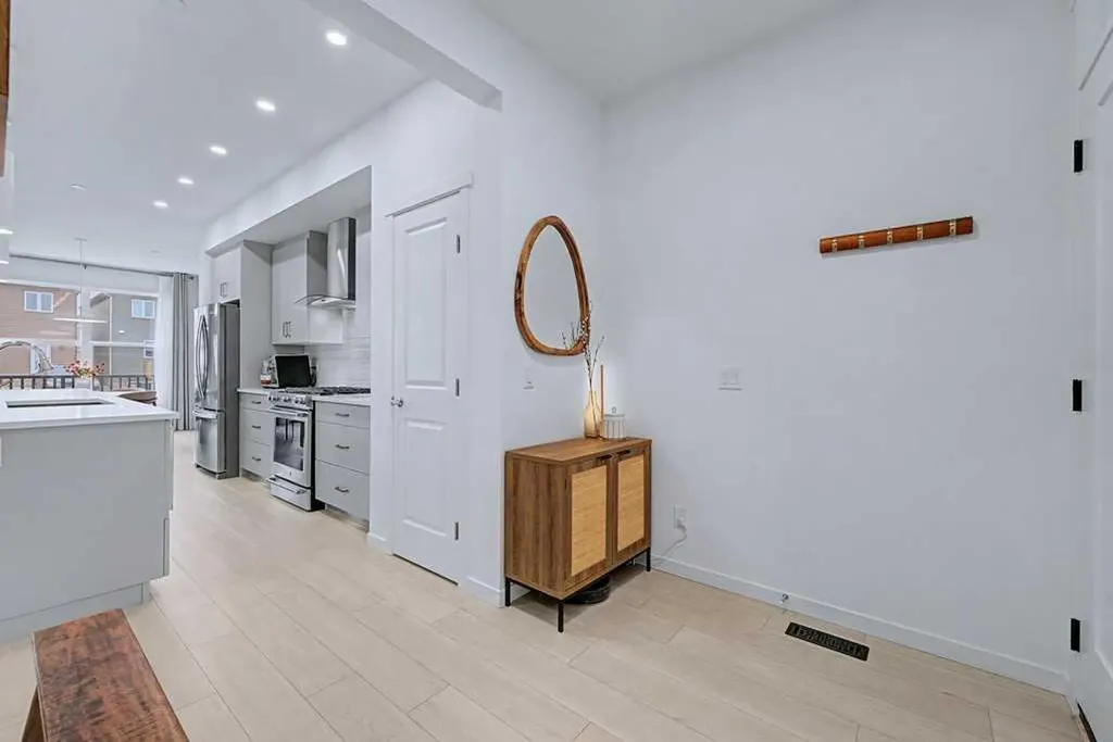 250 Hotchkiss Common SE Calgary AB T3S 0N1