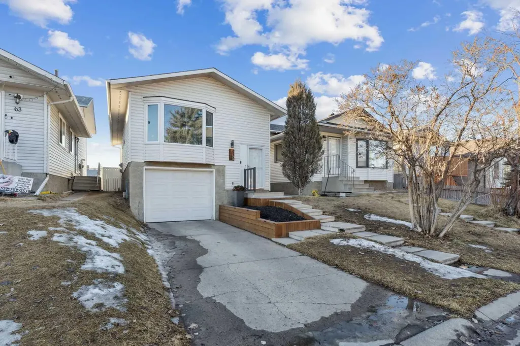 65 Tararidge Close NE Calgary AB T3J 2P5