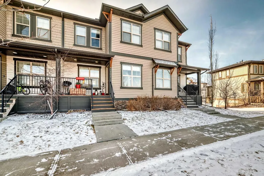 32 Horseshoe Crescent Cochrane AB T4C 2P4