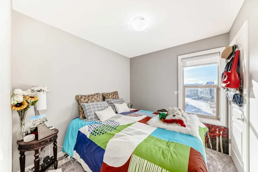 32 Horseshoe Crescent Cochrane AB T4C 2P4
