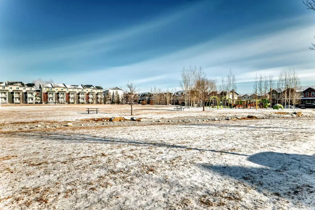 32 Horseshoe Crescent Cochrane AB T4C 2P4