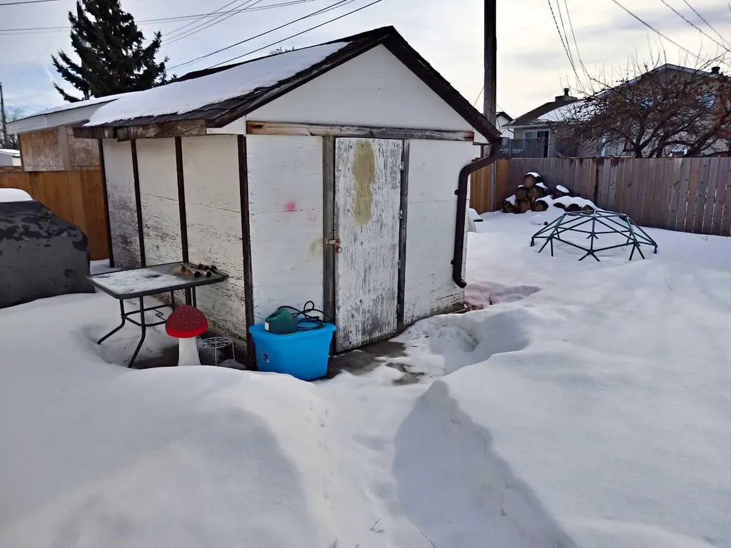 5819 51 Avenue Vermilion AB T9X 1V8