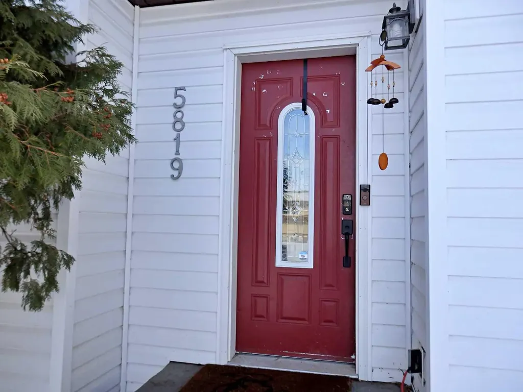 5819 51 Avenue Vermilion AB T9X 1V8