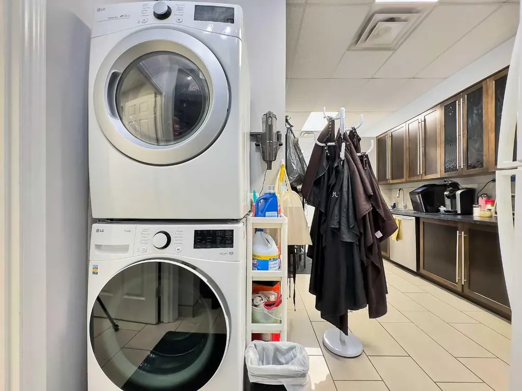 1299 Trans Canada Way SE Medicine Hat AB T1B 1H9