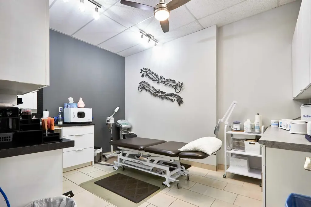 1299 Trans Canada Way SE Medicine Hat AB T1B 1H9