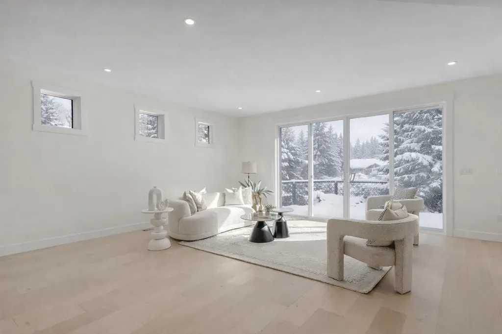 415 37 Avenue NW Calgary AB T2K 0C6