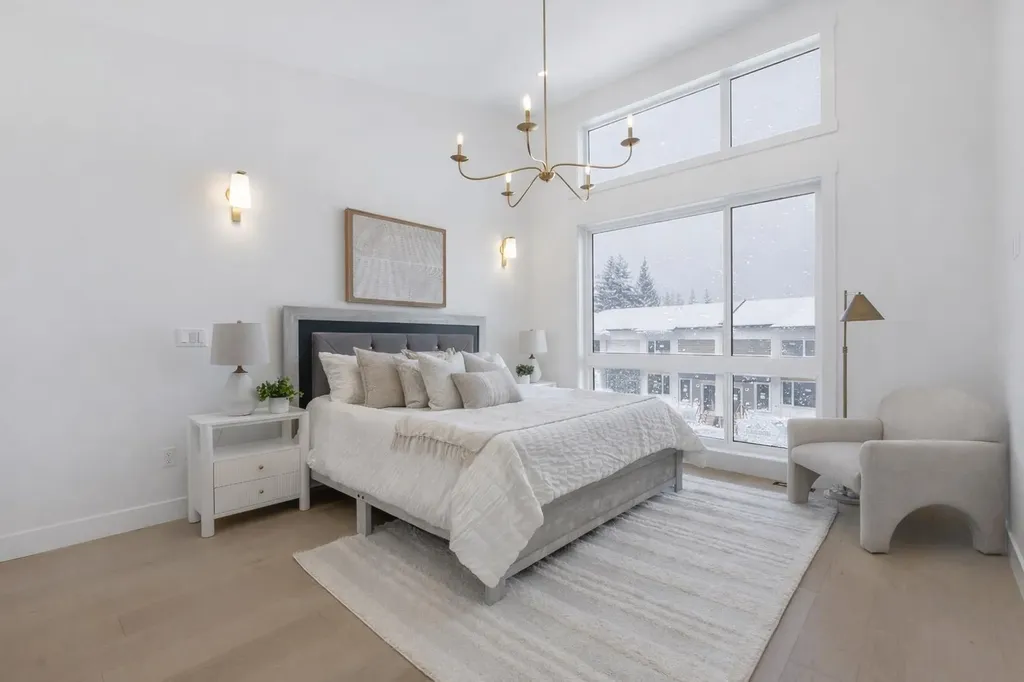 415 37 Avenue NW Calgary AB T2K 0C6