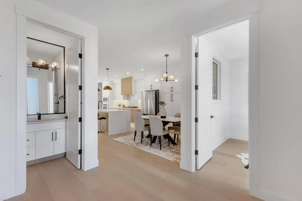 415 37 Avenue NW Calgary AB T2K 0C6