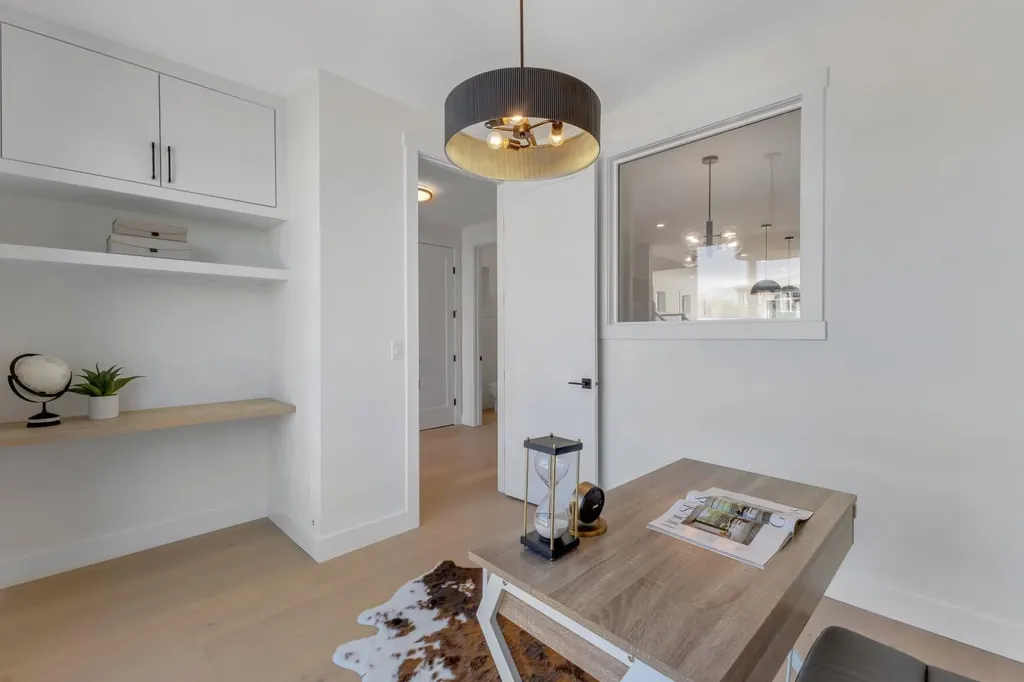 415 37 Avenue NW Calgary AB T2K 0C6