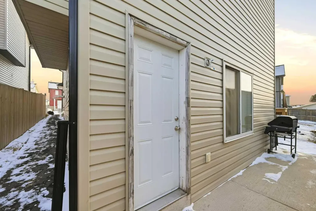81 Saddlemont Road NE Calgary AB T3J 5E4