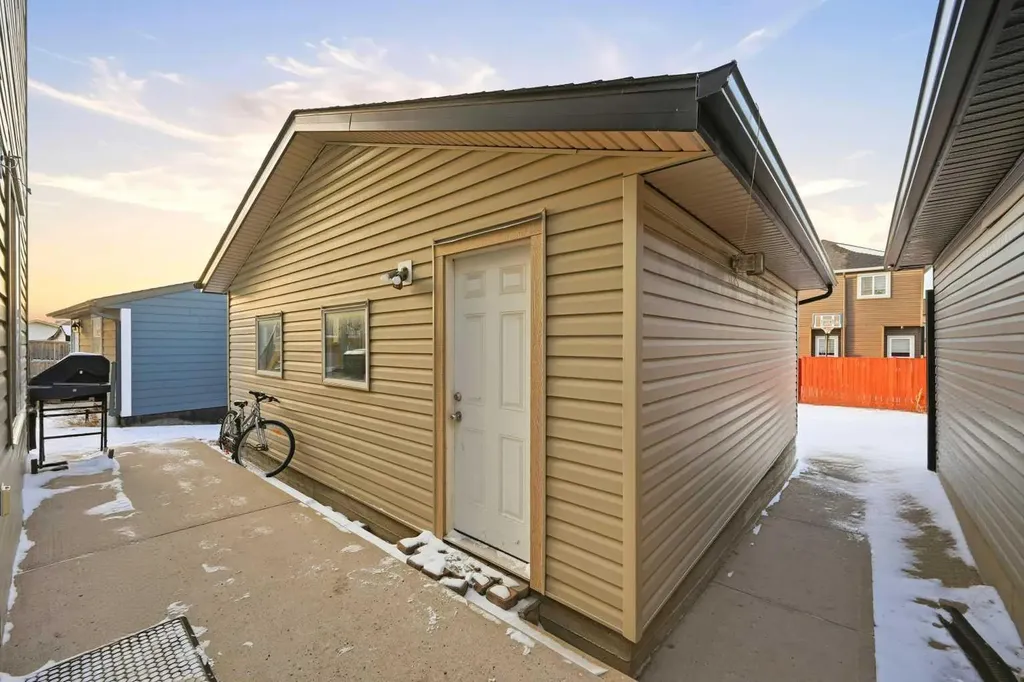 81 Saddlemont Road NE Calgary AB T3J 5E4