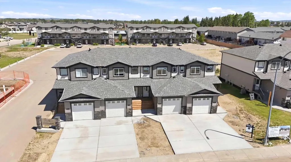 73 Willow Road Blackfalds AB T4M 0J2