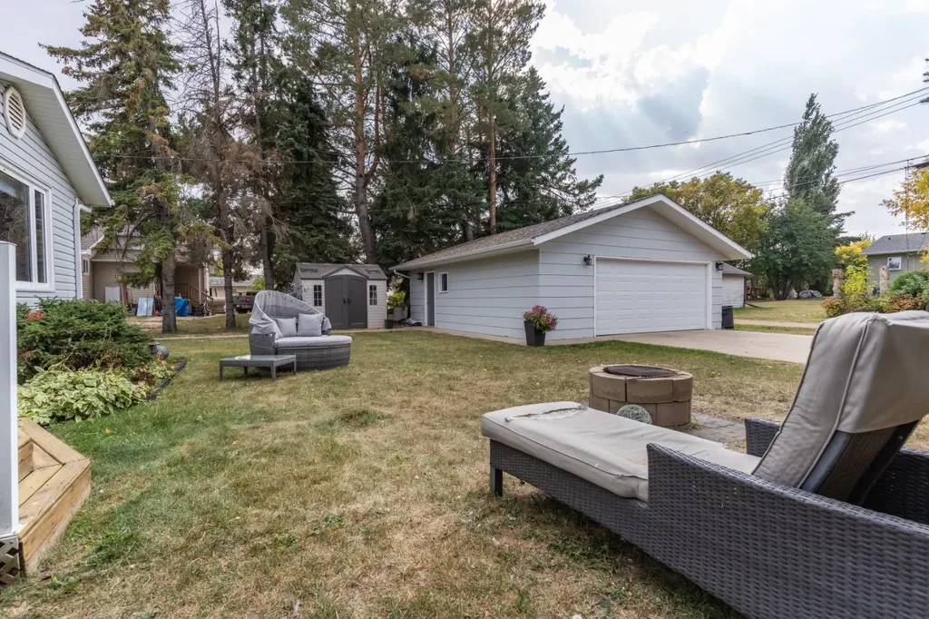4825 51 Street Sedgewick AB T0B4C0