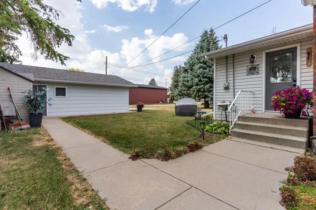 4825 51 Street Sedgewick AB T0B4C0