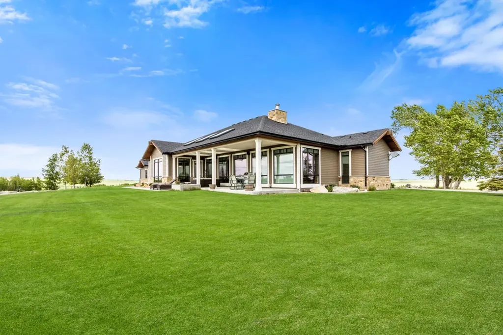285065 Symons Valley Road Rural Rocky View County AB T0M 1L0