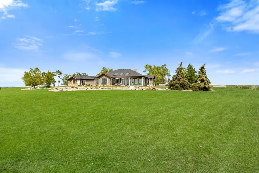 285065 Symons Valley Road Rural Rocky View County AB T0M 1L0
