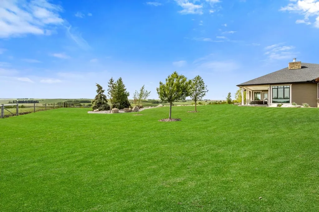 285065 Symons Valley Road Rural Rocky View County AB T0M 1L0