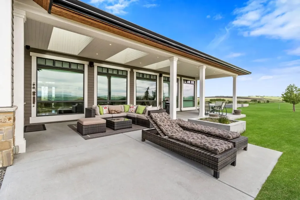 285065 Symons Valley Road Rural Rocky View County AB T0M 1L0