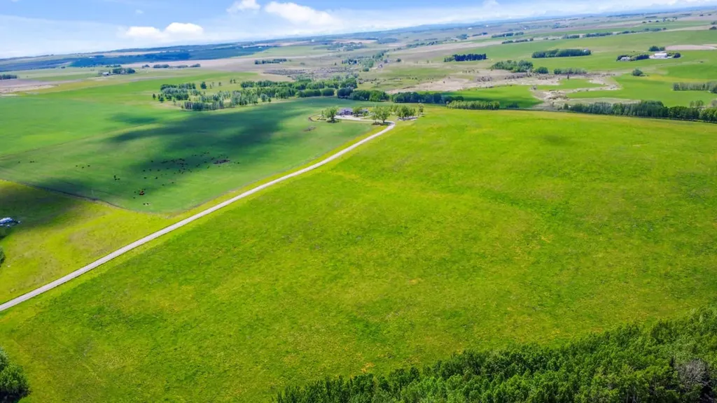 285065 Symons Valley Road Rural Rocky View County AB T0M 1L0