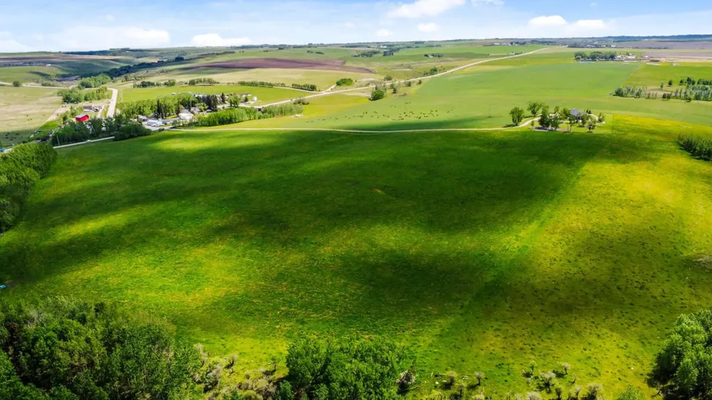 285065 Symons Valley Road Rural Rocky View County AB T0M 1L0