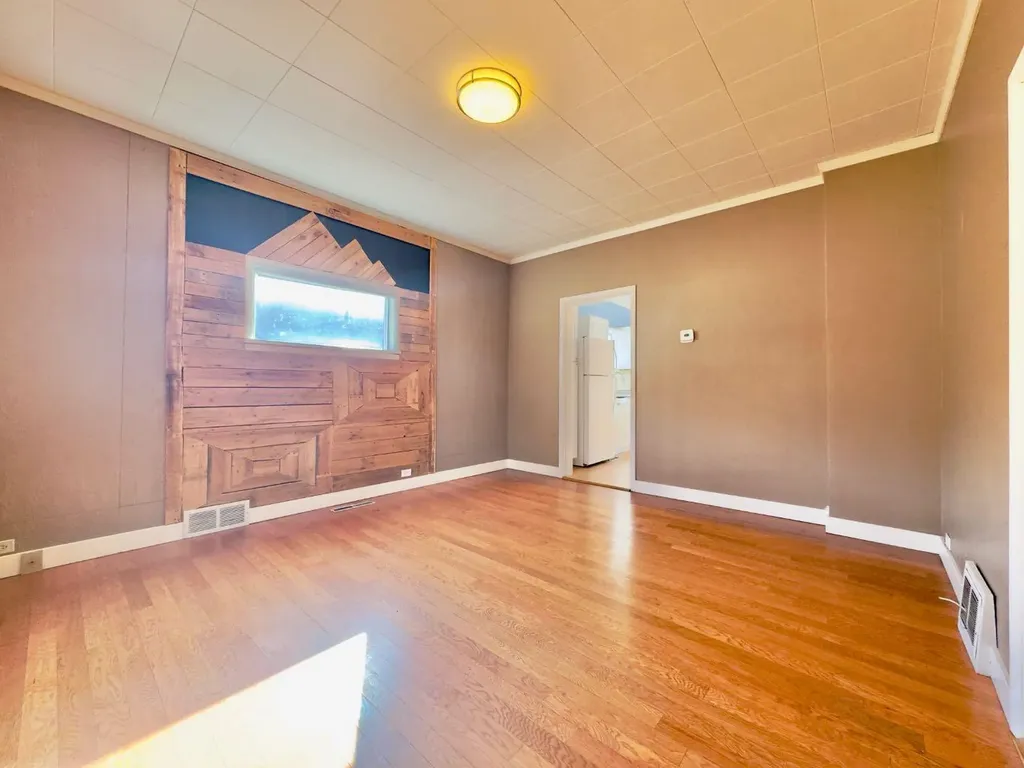 13030 21 Avenue Blairmore AB T0K0E0