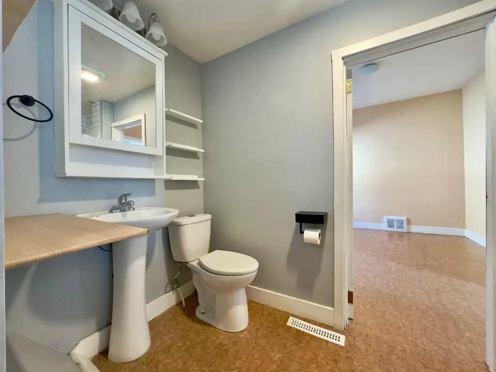 13030 21 Avenue Blairmore AB T0K0E0