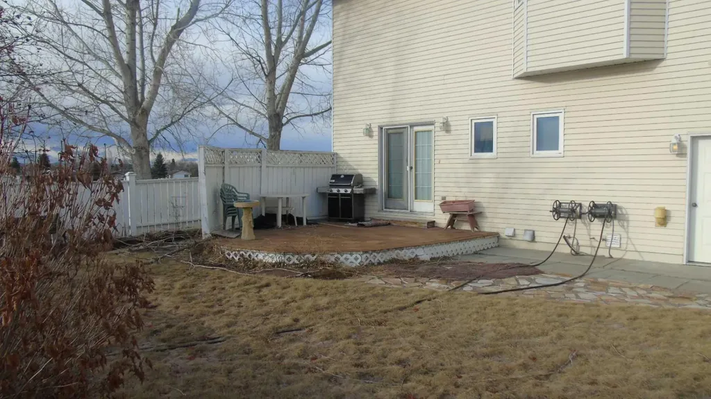 1604 7a Avenue Fort Macleod AB T0L 0Z0