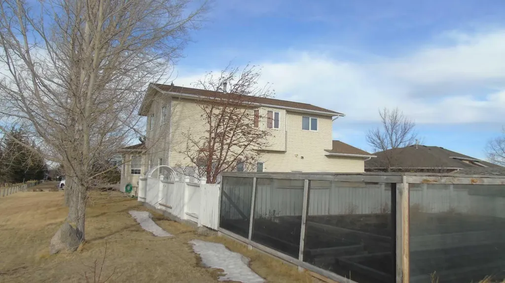 1604 7a Avenue Fort Macleod AB T0L 0Z0