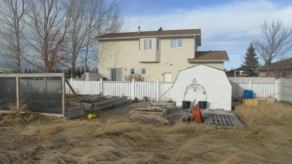 1604 7a Avenue Fort Macleod AB T0L 0Z0