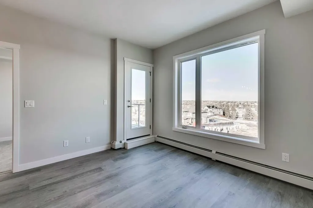 660 Shawnee Square SW Calgary AB T2Y 0X6