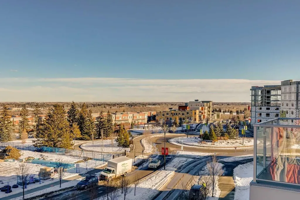 660 Shawnee Square SW Calgary AB T2Y 0X6