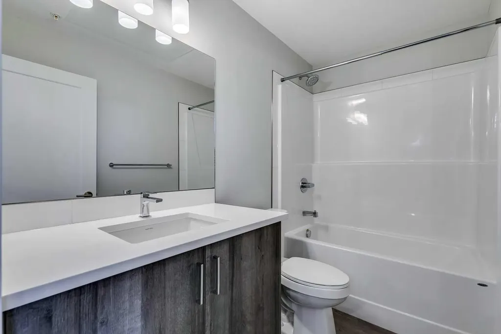 660 Shawnee Square SW Calgary AB T2Y 0X6