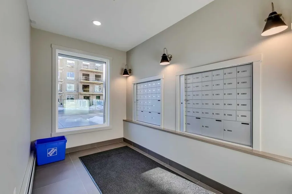 660 Shawnee Square SW Calgary AB T2Y 0X6