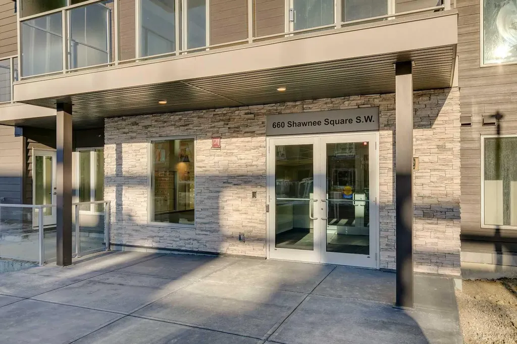 660 Shawnee Square SW Calgary AB T2Y 0X6